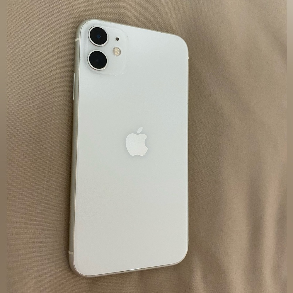 White iPhone 11